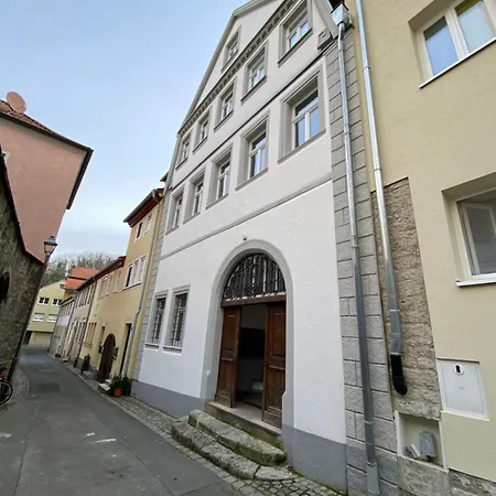 Sanierter Altbau Am Schloss *